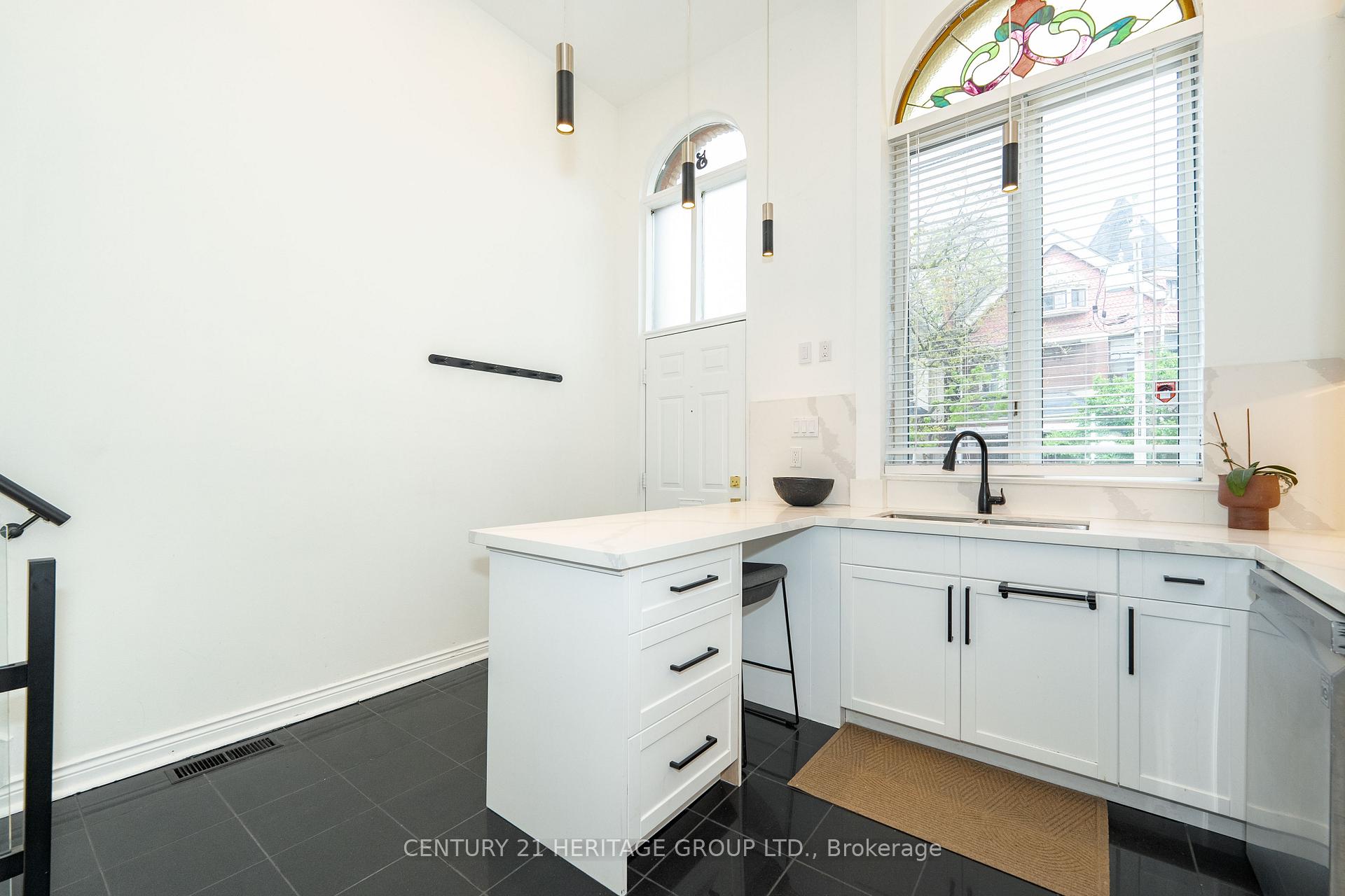 Photo 6 of Unit 5, 280 Sherbourne Street, Toronto, Moss Park — HOMEH