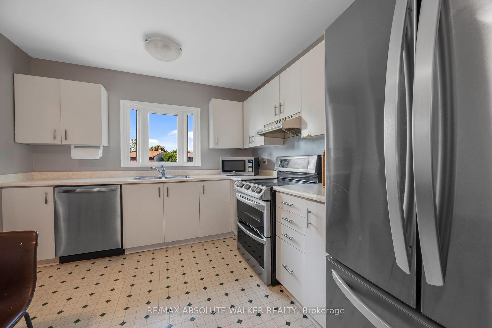 Photo 10 of Unit 4, 371 Pickford Drive, Ottawa, Kanata - Katimavik — HOMEH