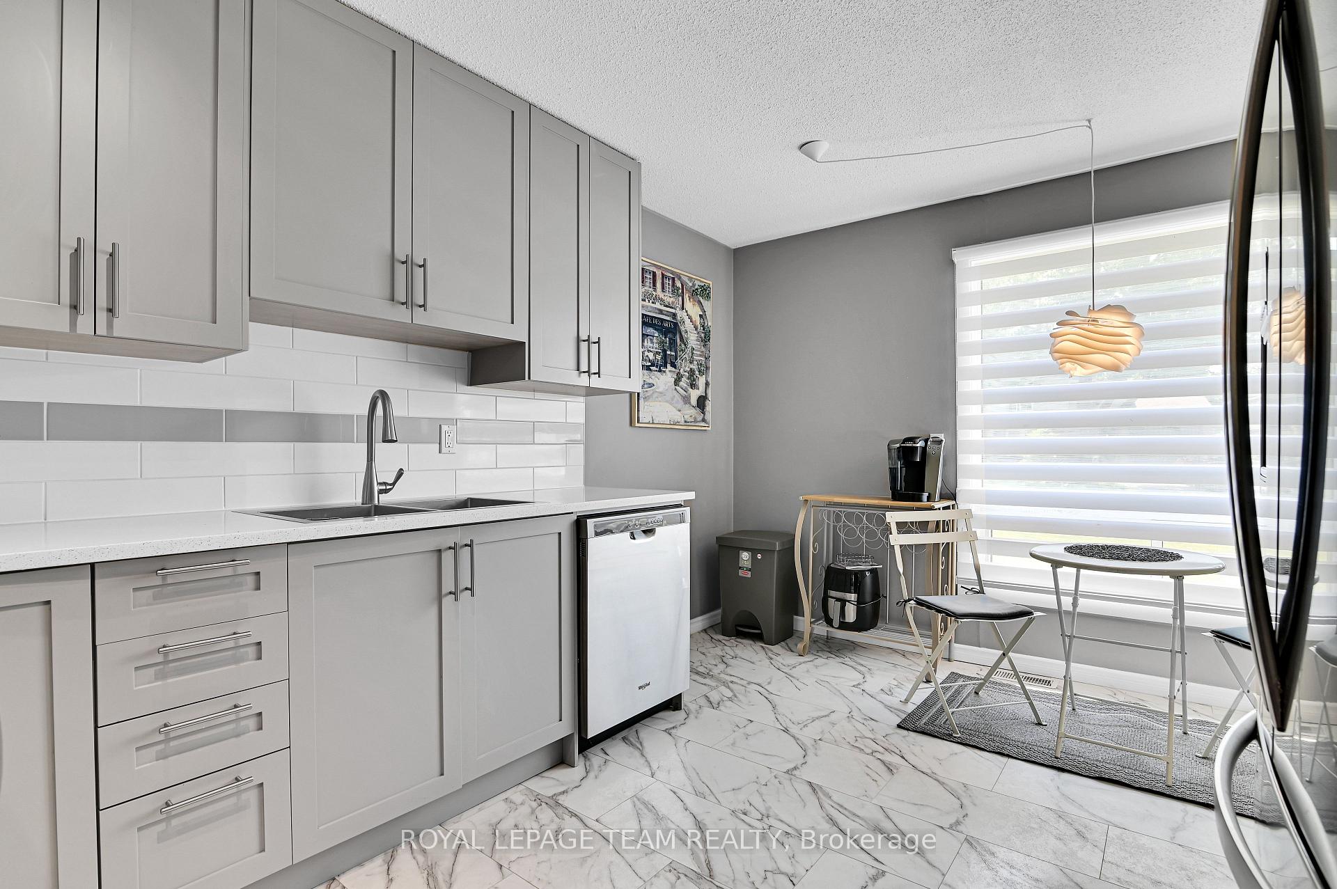 Photo 8 of 2280 Cotters Crescent, Ottawa, Windsor Park Village — HOMEH