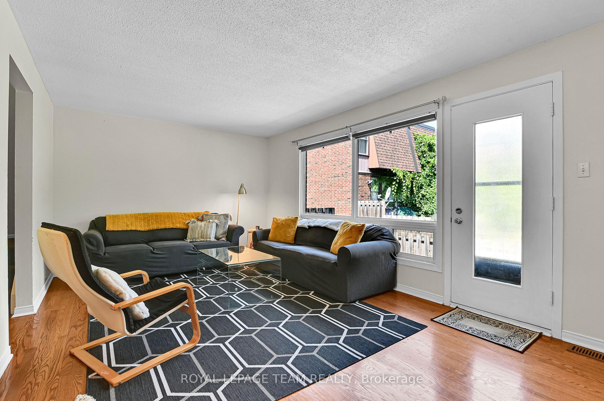 Photo 10 of 2280 Cotters Crescent, Ottawa, Windsor Park Village — HOMEH