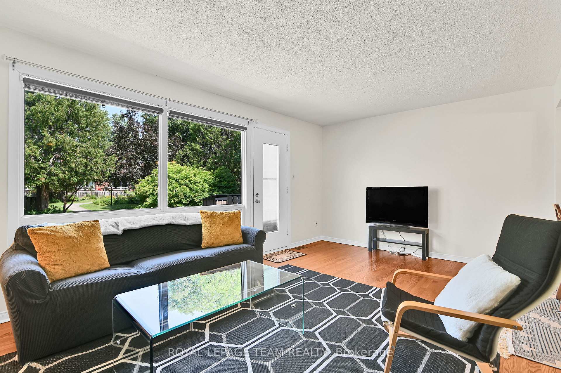 Photo 12 of 2280 Cotters Crescent, Ottawa, Windsor Park Village — HOMEH