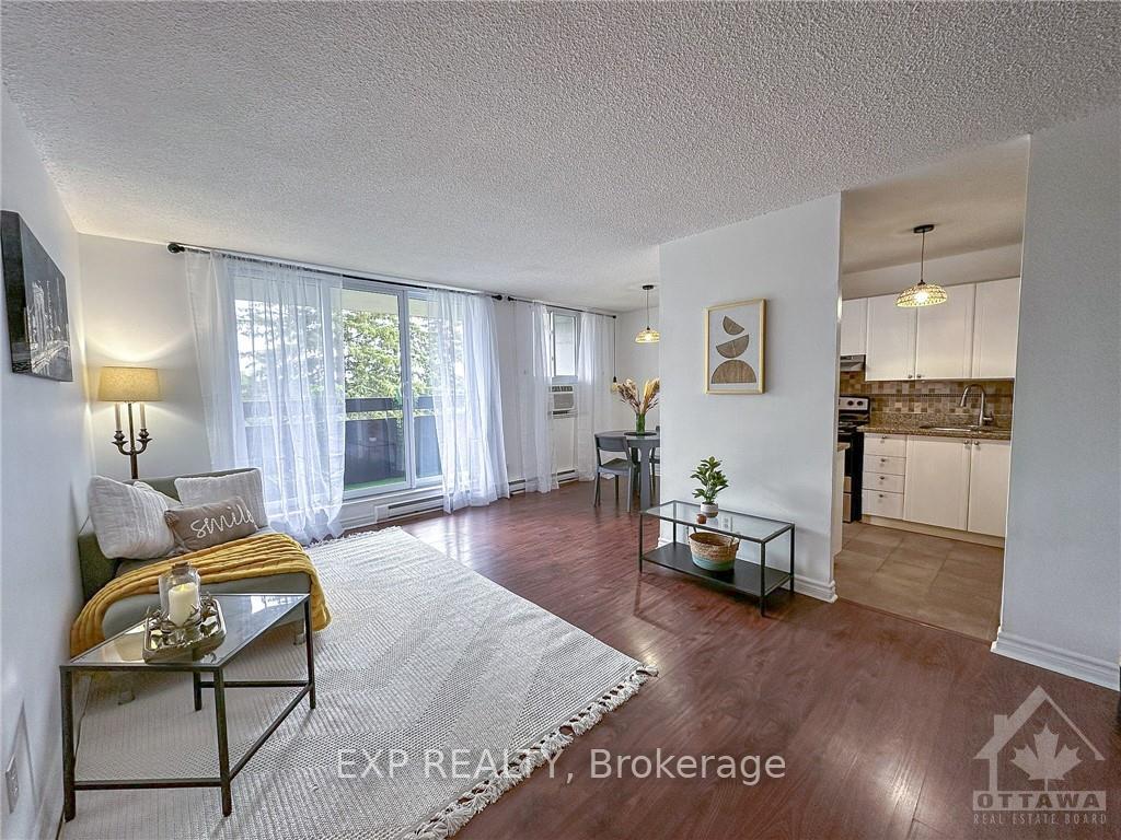 Photo 2 of Unit 302, 2020 Jasmine Crescent, Ottawa, Beacon Hill South — HOMEH
