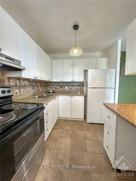 Photo 4 of Unit 302, 2020 Jasmine Crescent, Ottawa, Beacon Hill South — HOMEH