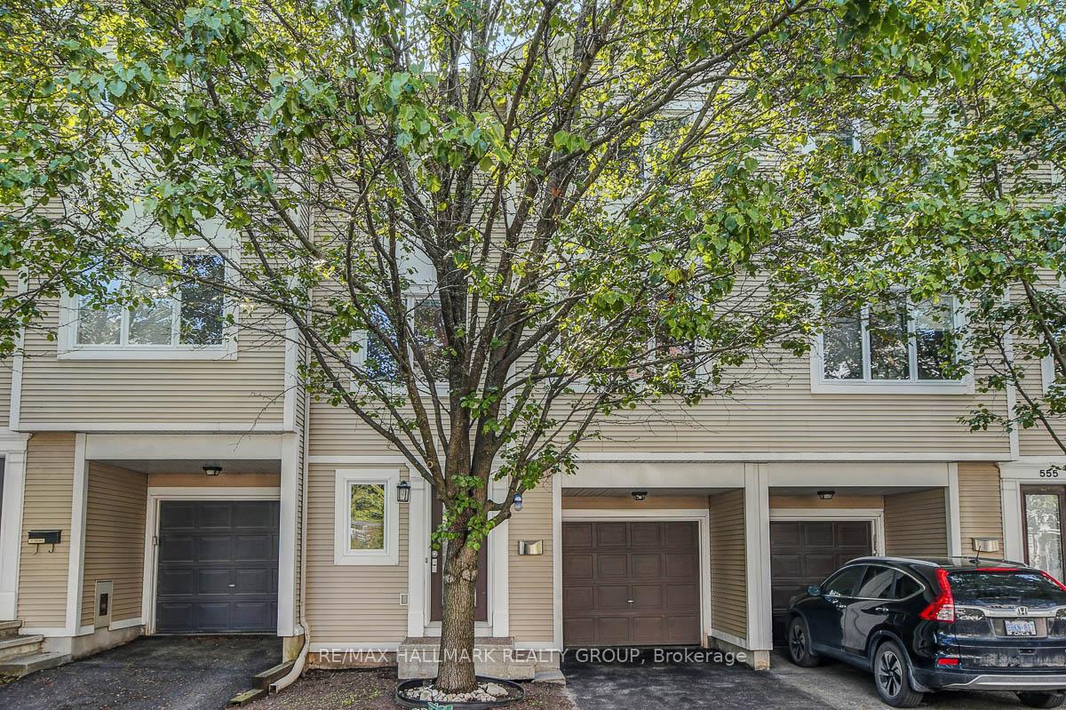 Front of 553 Burleigh Private