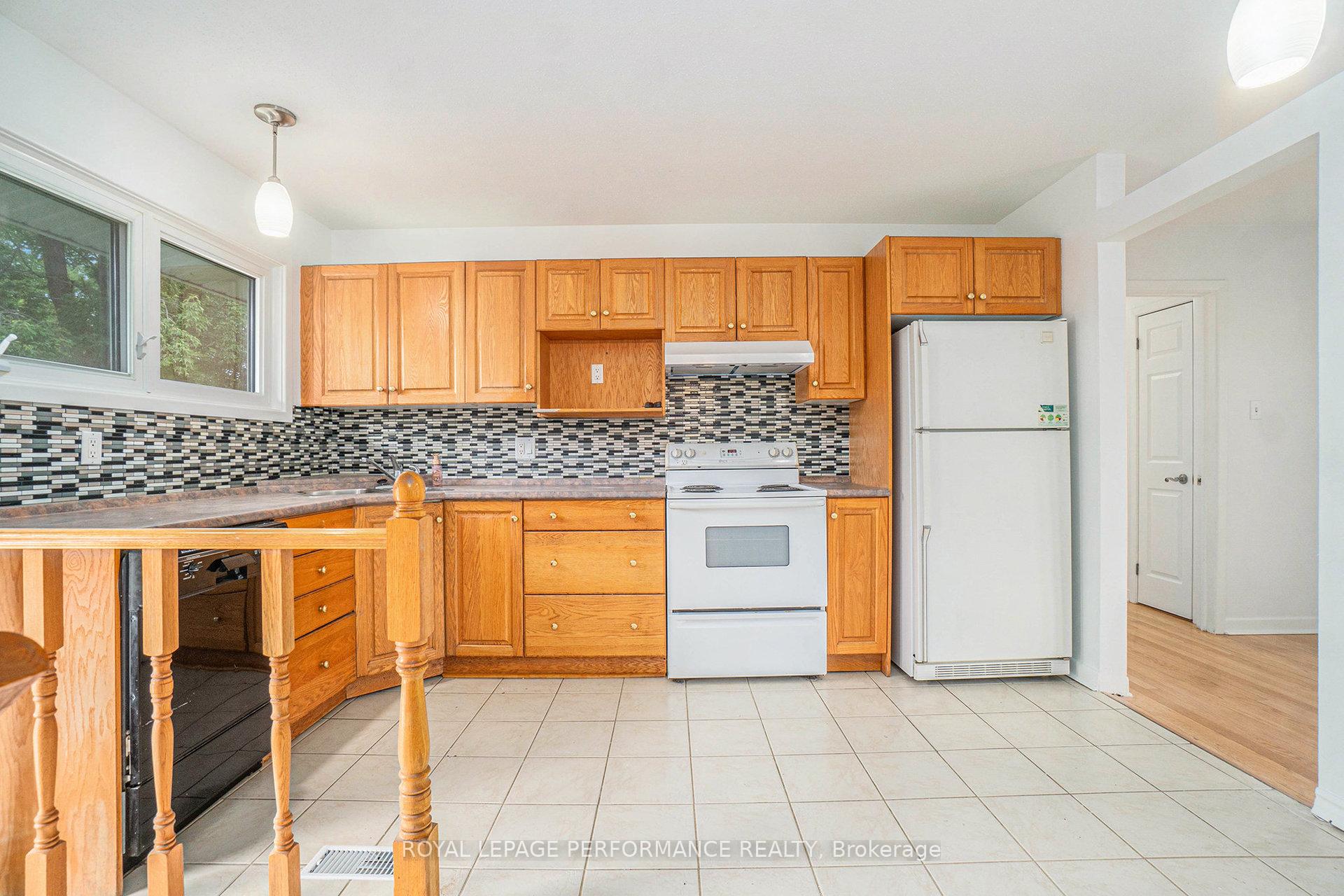 Photo 7 of 8 Newgale Street, Ottawa, Crystal Beach — HOMEH