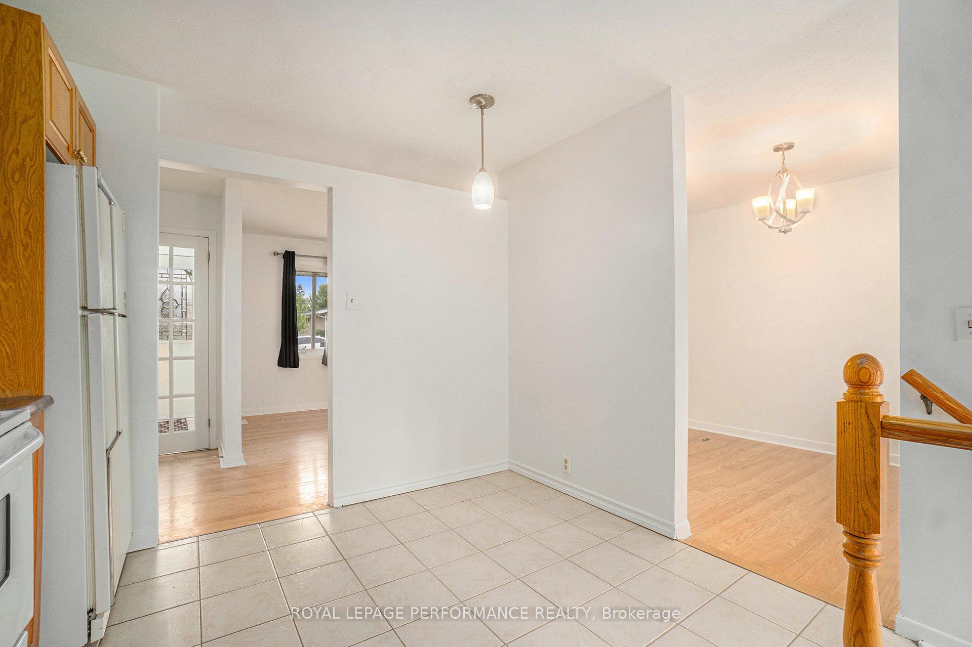 Photo 13 of 8 Newgale Street, Ottawa, Crystal Beach — HOMEH
