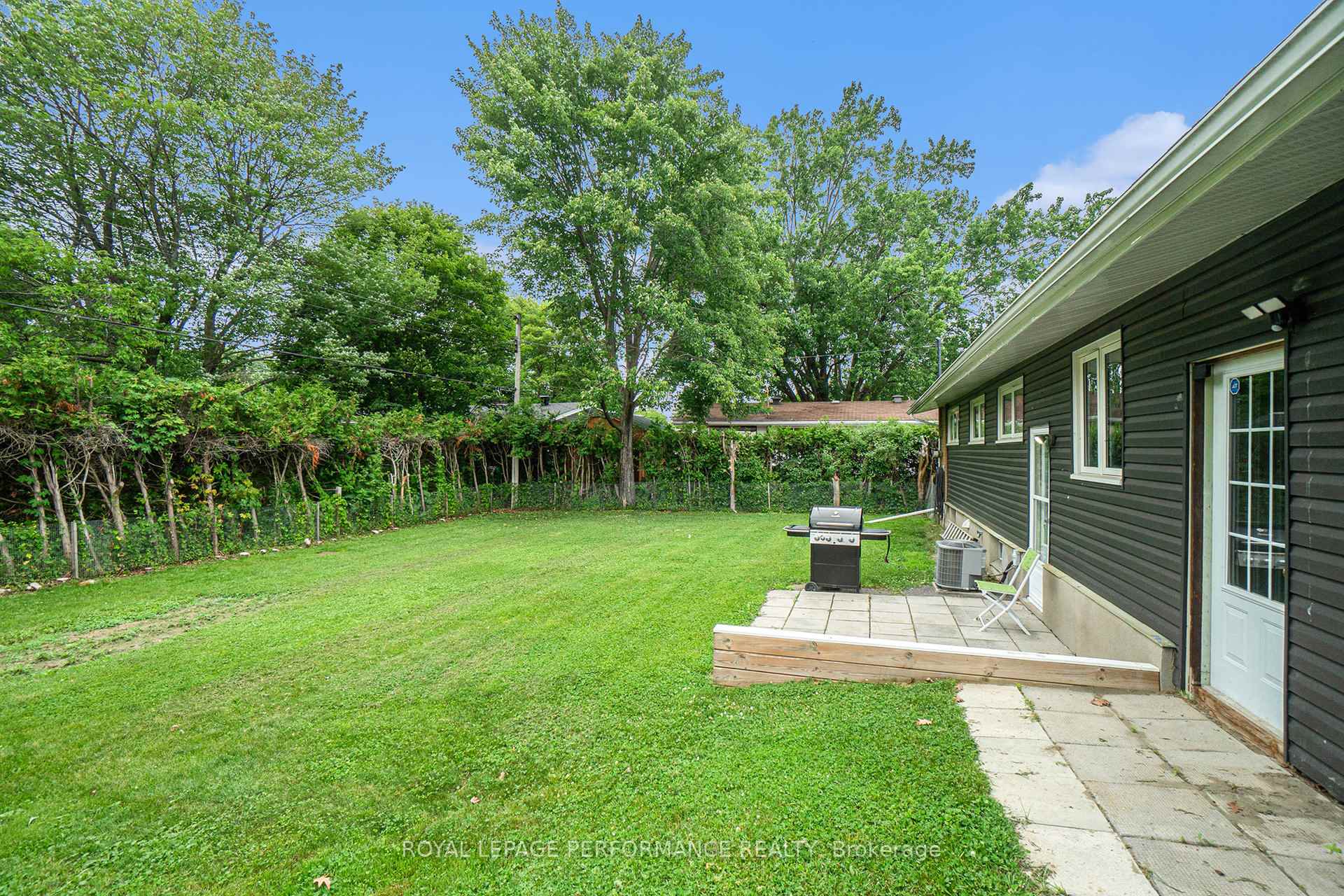 Photo 21 of 8 Newgale Street, Ottawa, Crystal Beach — HOMEH