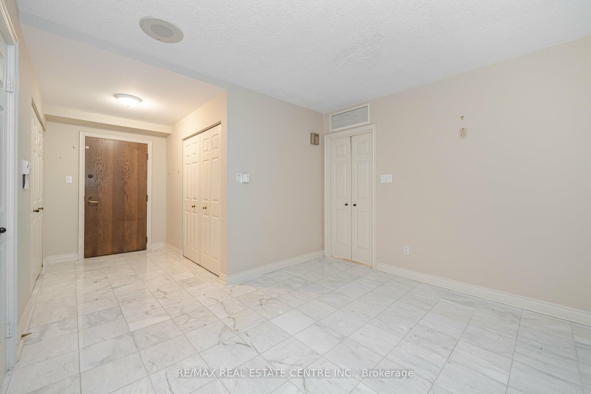 Photo 9 of Unit 2201, 175 Cumberland Street, Toronto, The Annex — HOMEH