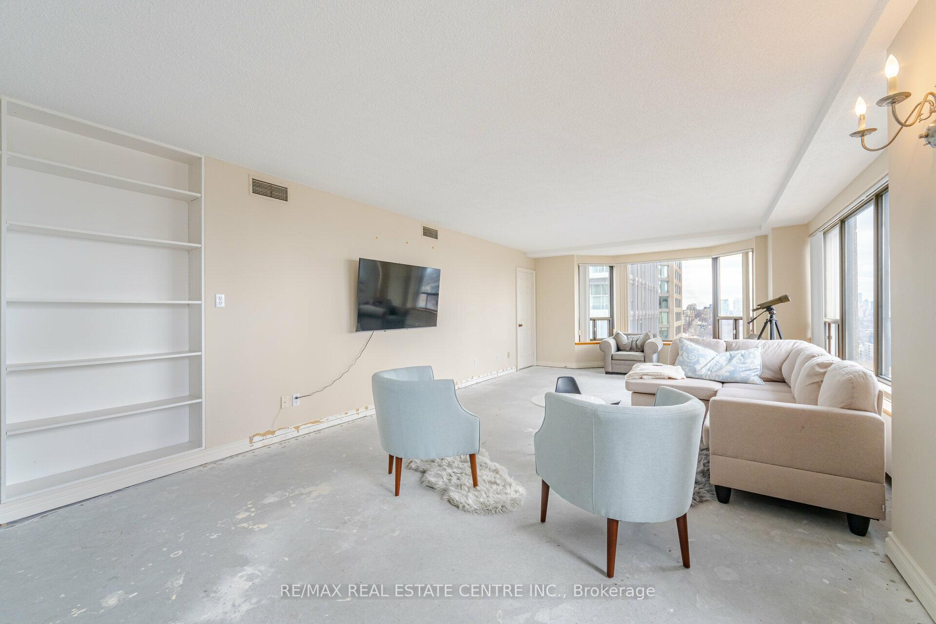 Photo 13 of Unit 2201, 175 Cumberland Street, Toronto, The Annex — HOMEH