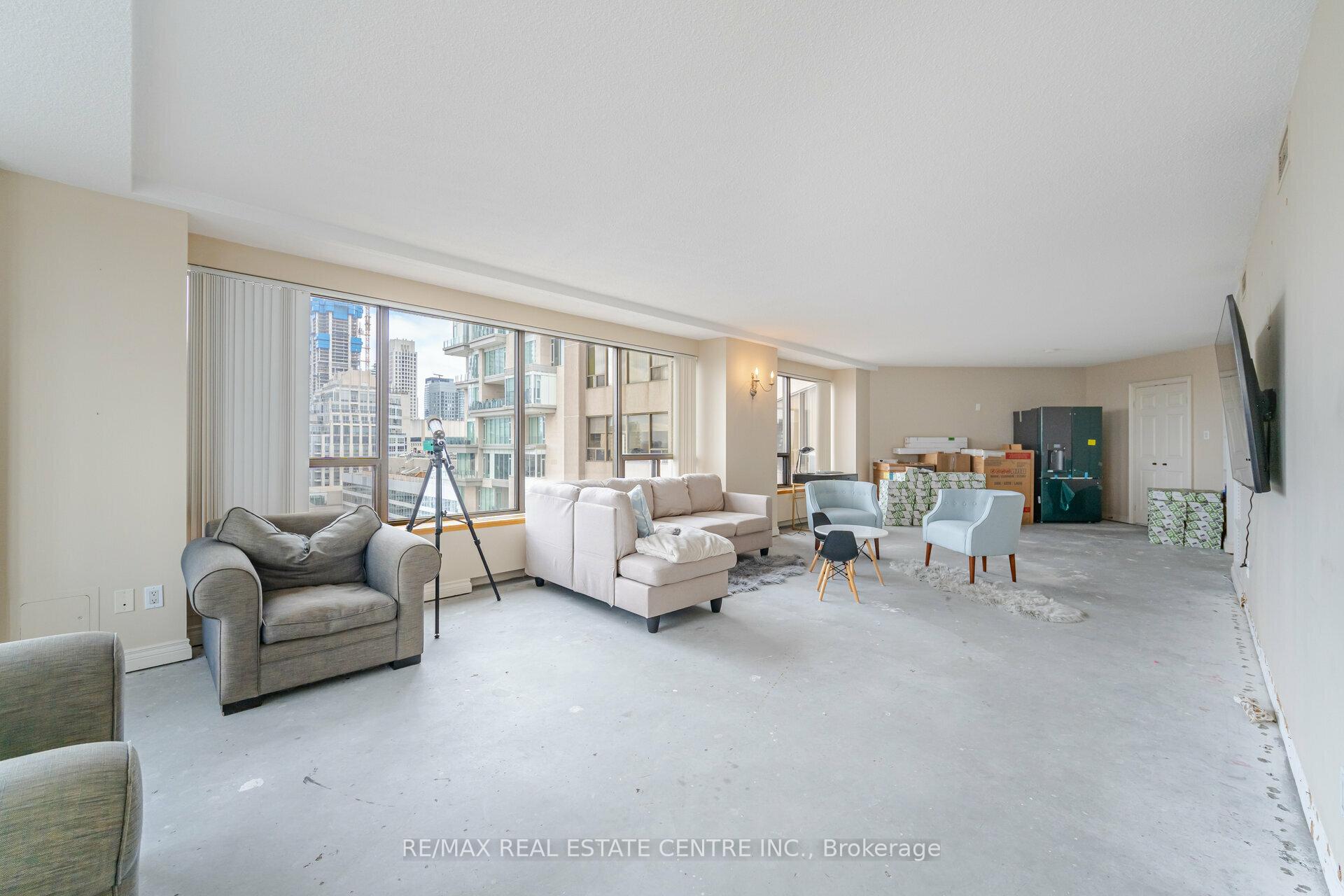 Photo 16 of Unit 2201, 175 Cumberland Street, Toronto, The Annex — HOMEH
