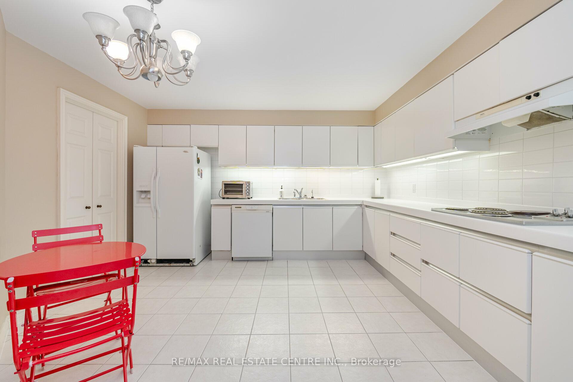 Photo 20 of Unit 2201, 175 Cumberland Street, Toronto, The Annex — HOMEH