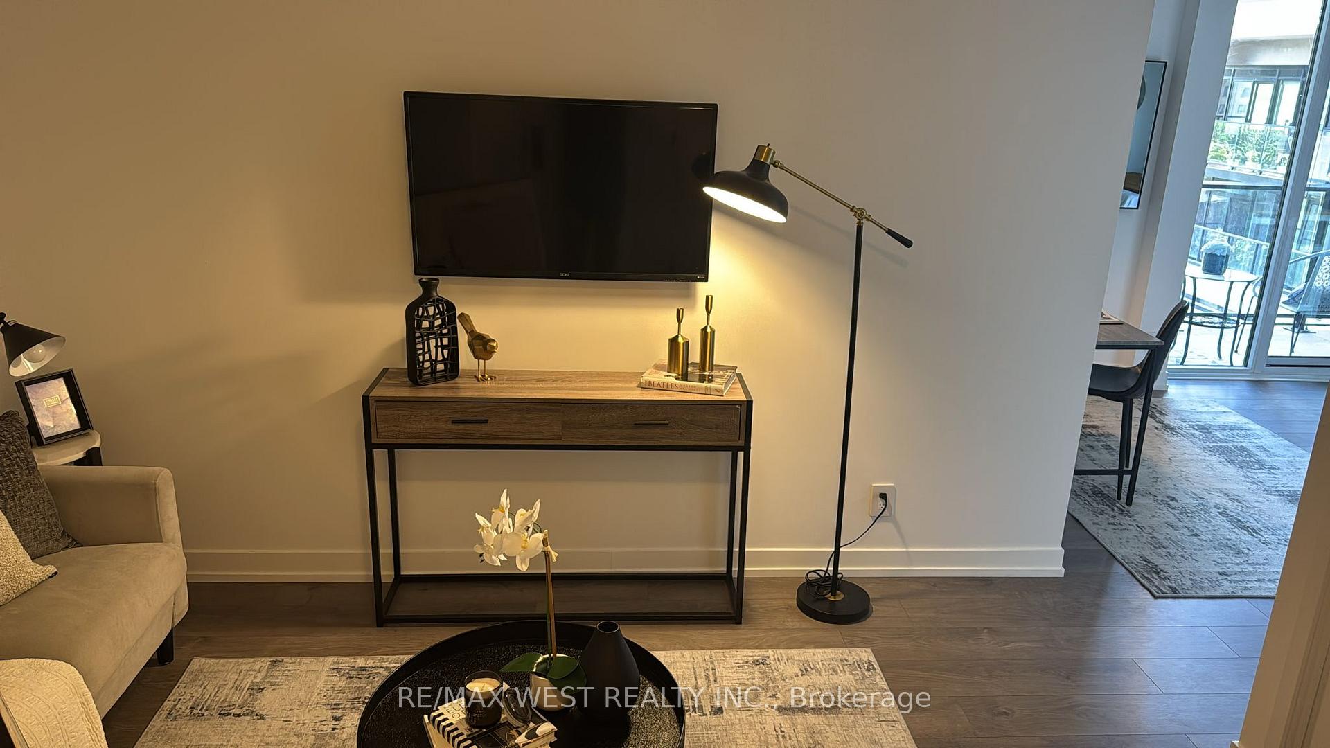 Photo 7 of Unit 413, 270 Dufferin Street, Toronto, South Parkdale — HOMEH
