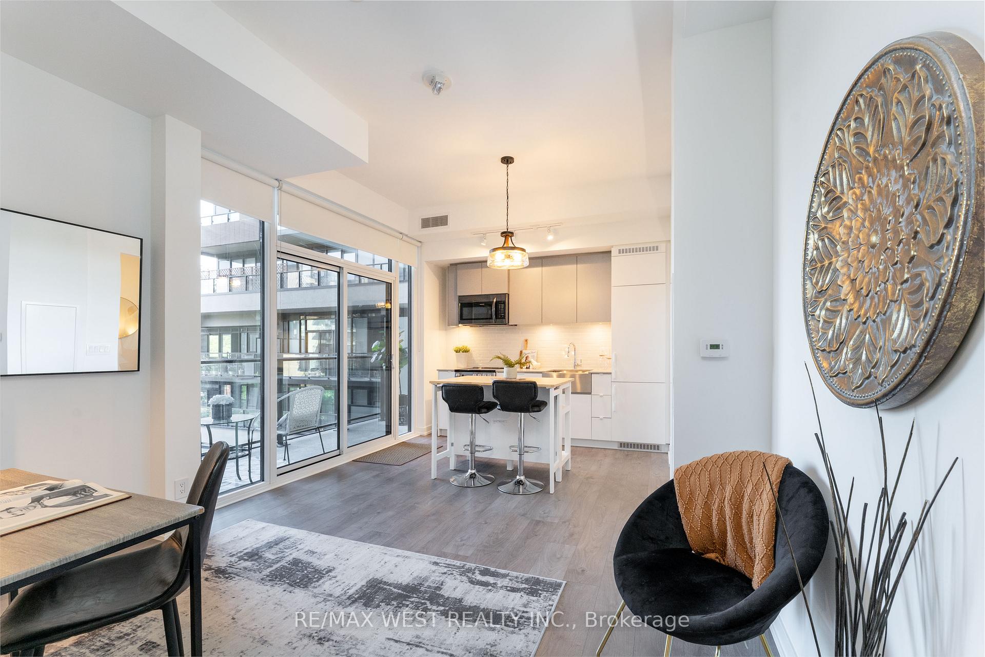 Photo 8 of Unit 413, 270 Dufferin Street, Toronto, South Parkdale — HOMEH