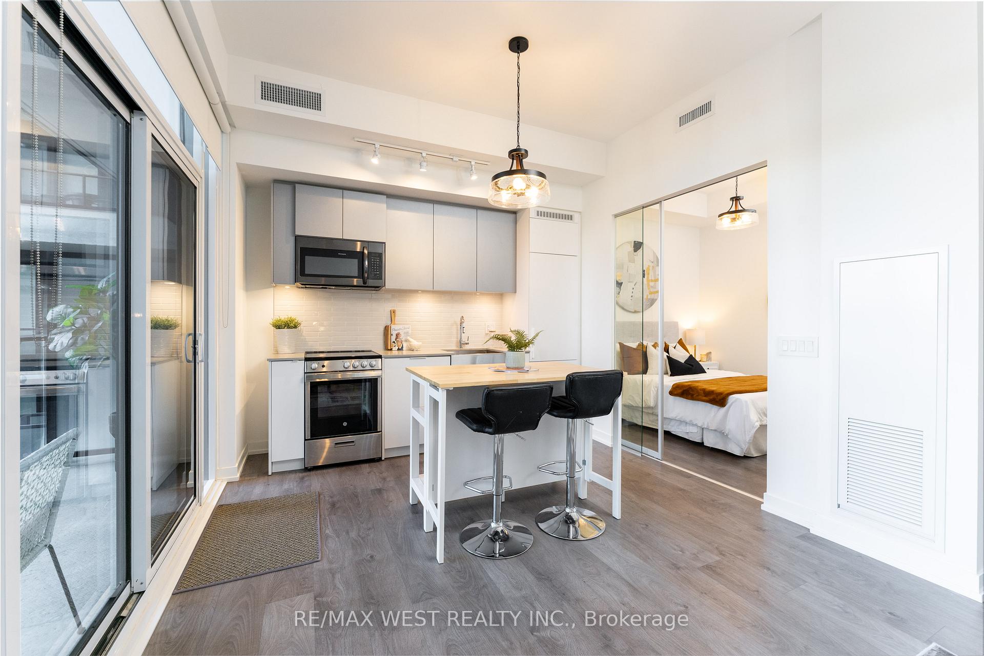 Photo 11 of Unit 413, 270 Dufferin Street, Toronto, South Parkdale — HOMEH