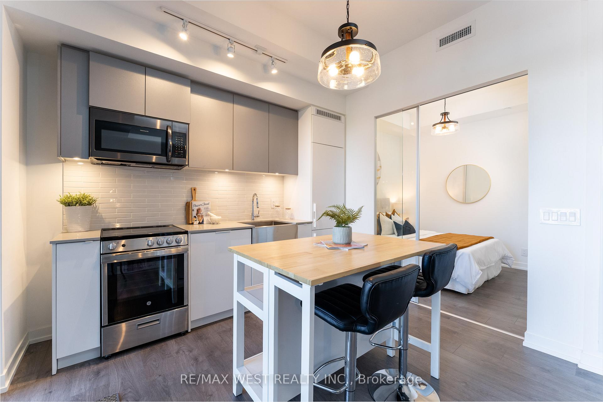 Photo 14 of Unit 413, 270 Dufferin Street, Toronto, South Parkdale — HOMEH
