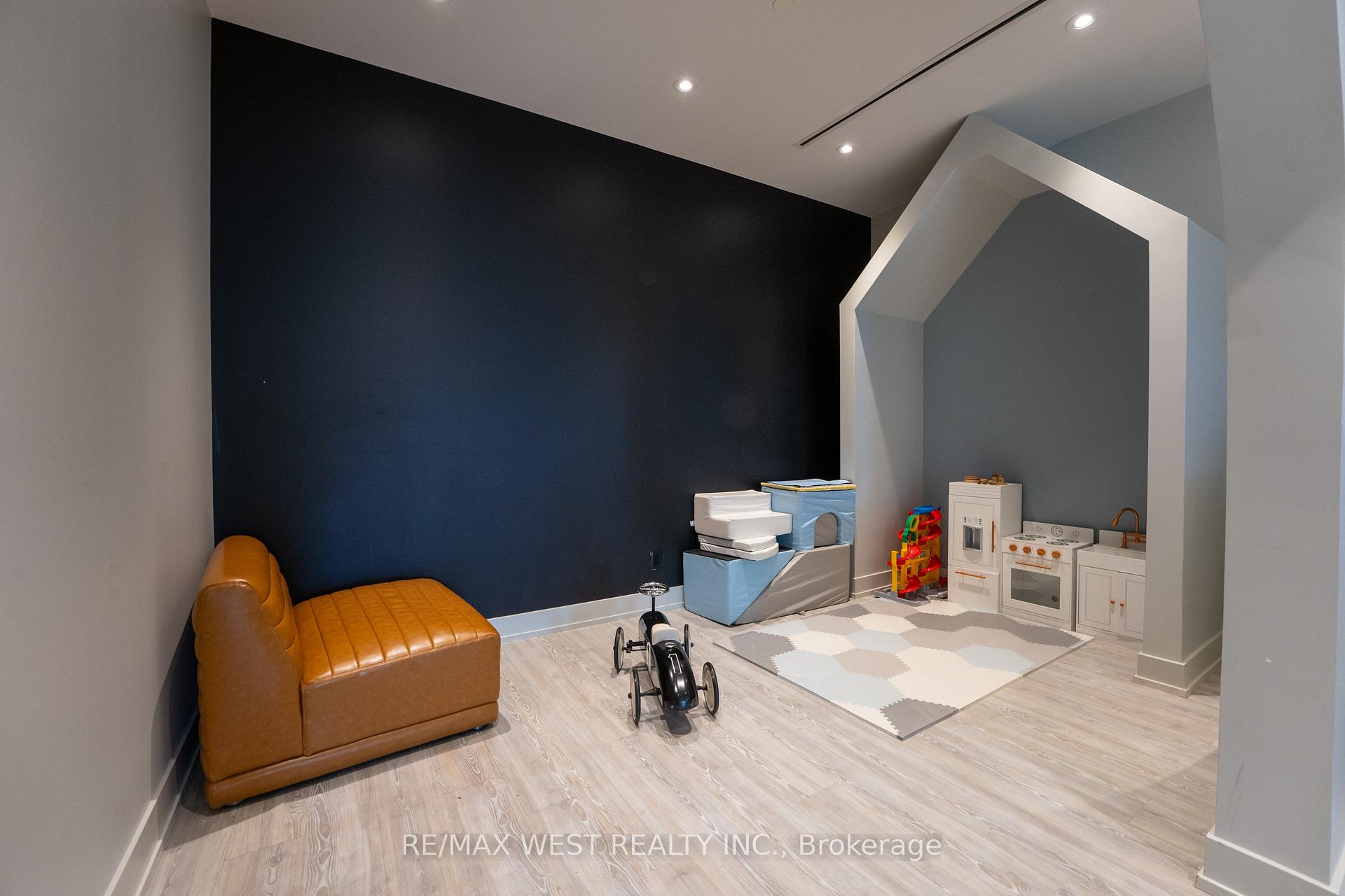 Photo 33 of Unit 413, 270 Dufferin Street, Toronto, South Parkdale — HOMEH