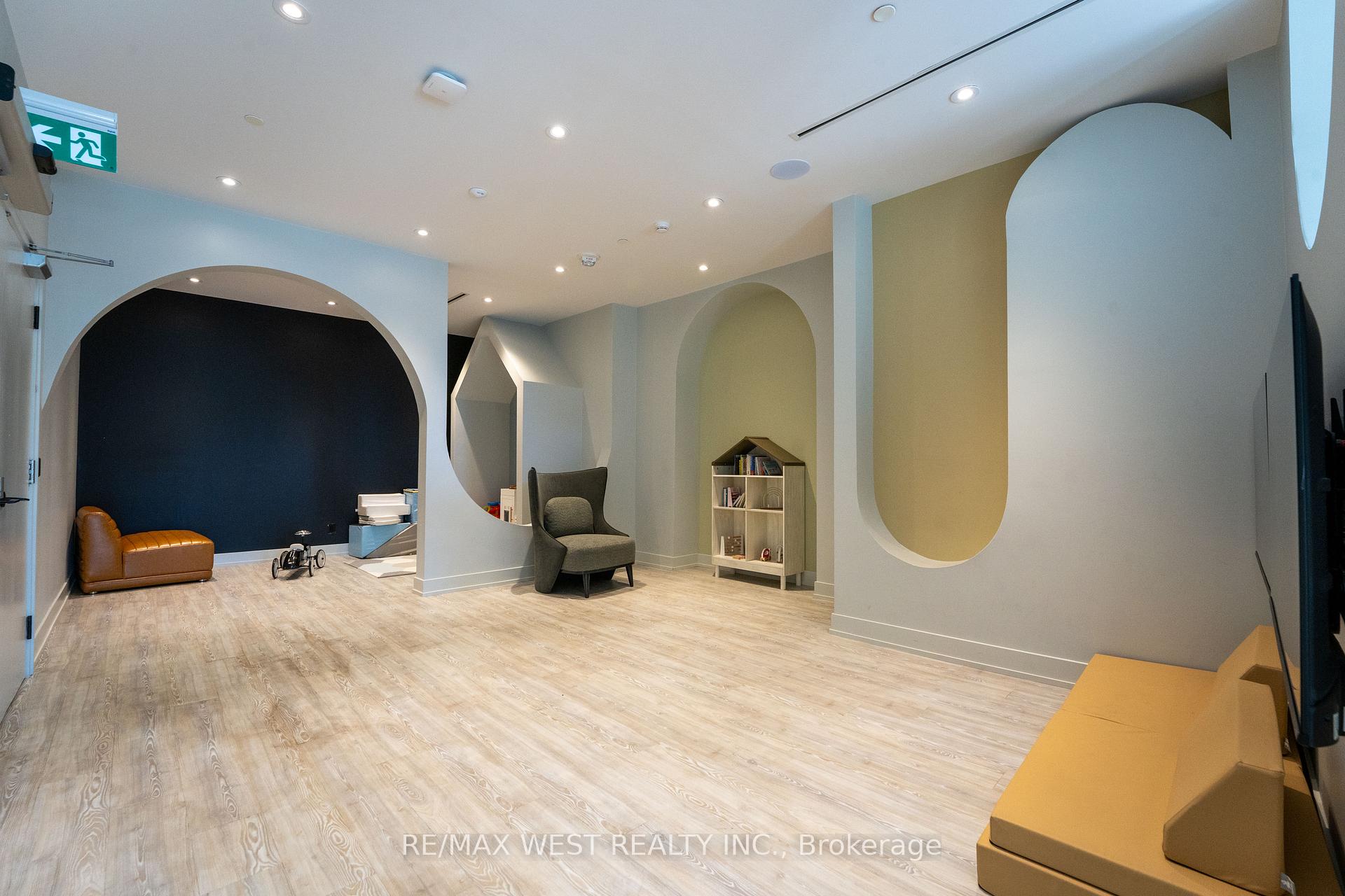Photo 35 of Unit 413, 270 Dufferin Street, Toronto, South Parkdale — HOMEH