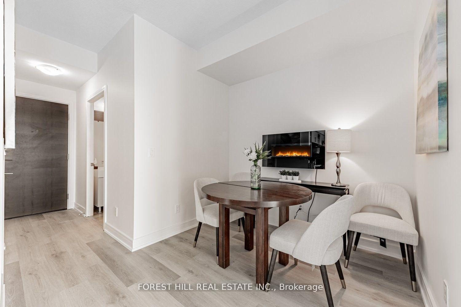 Photo 4 of Unit LPH13, 35 Brian Peck Crescent, Toronto, Leaside — HOMEH