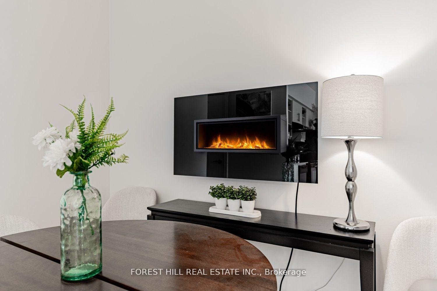 Photo 8 of Unit LPH13, 35 Brian Peck Crescent, Toronto, Leaside — HOMEH