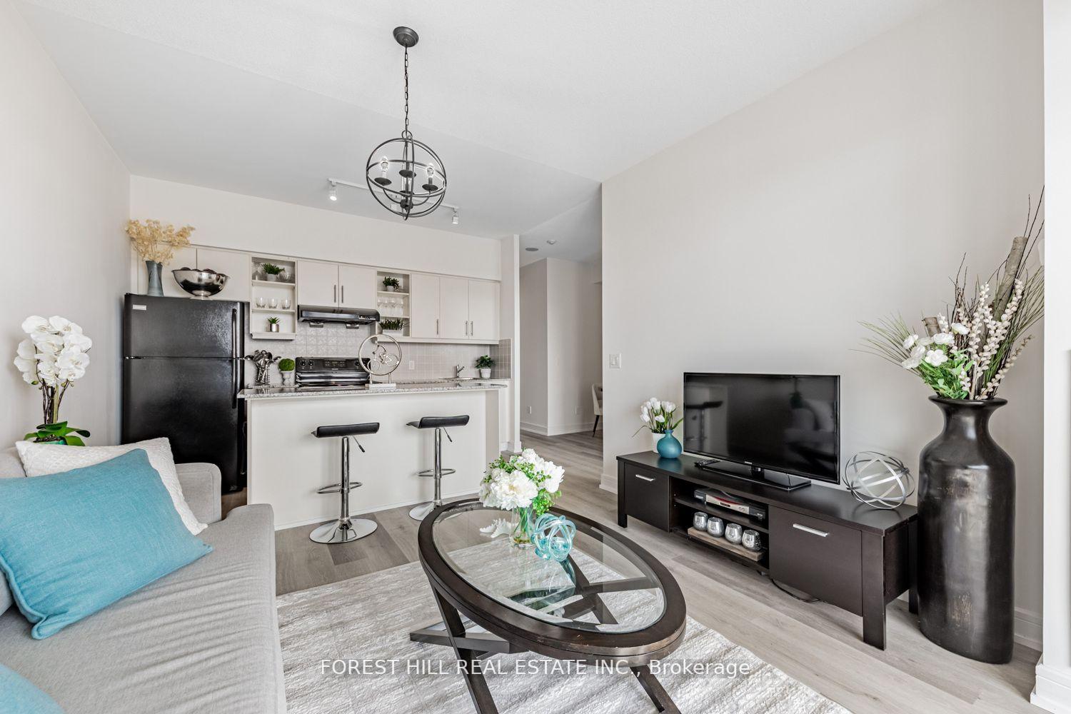 Photo 14 of Unit LPH13, 35 Brian Peck Crescent, Toronto, Leaside — HOMEH