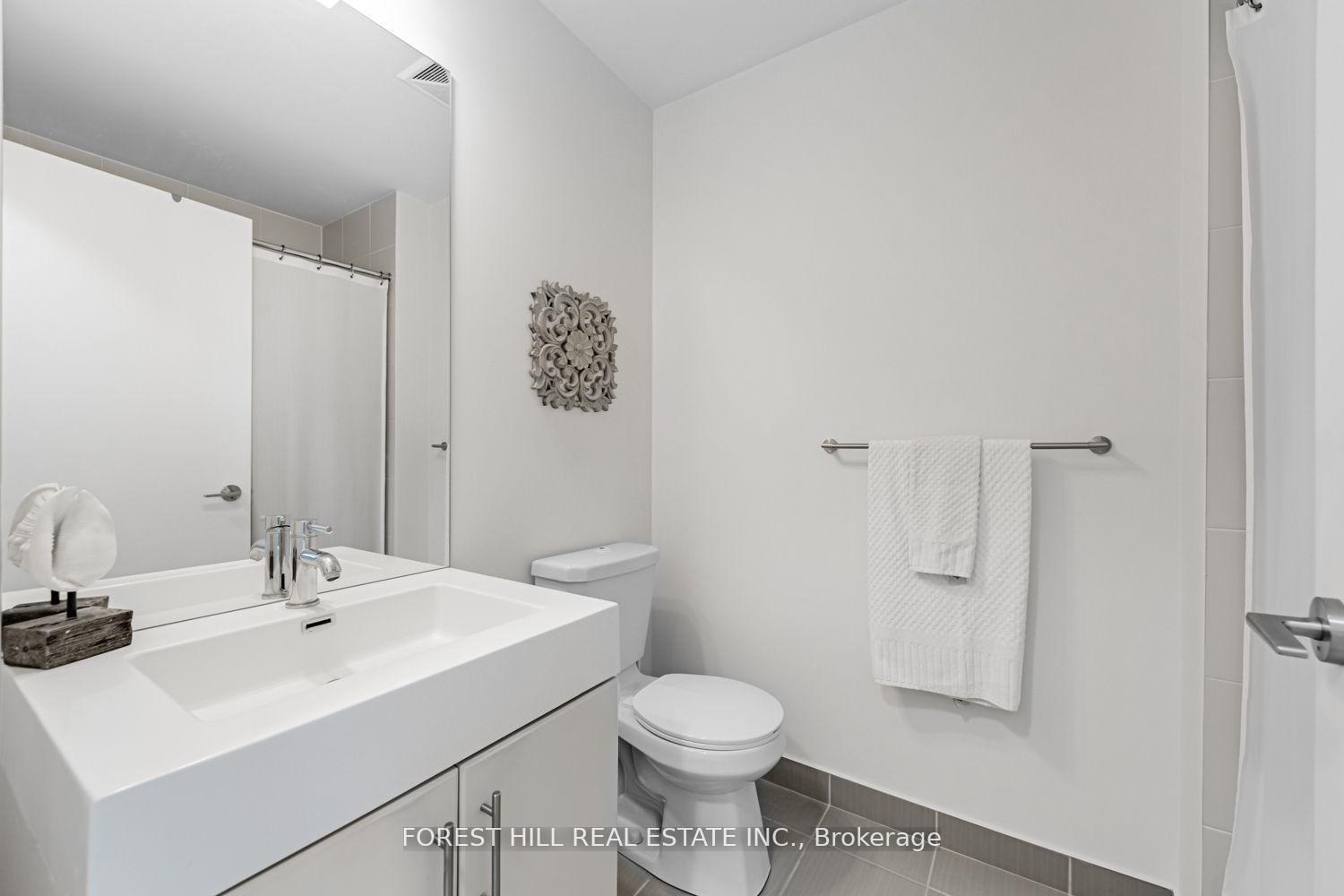 Photo 18 of Unit LPH13, 35 Brian Peck Crescent, Toronto, Leaside — HOMEH