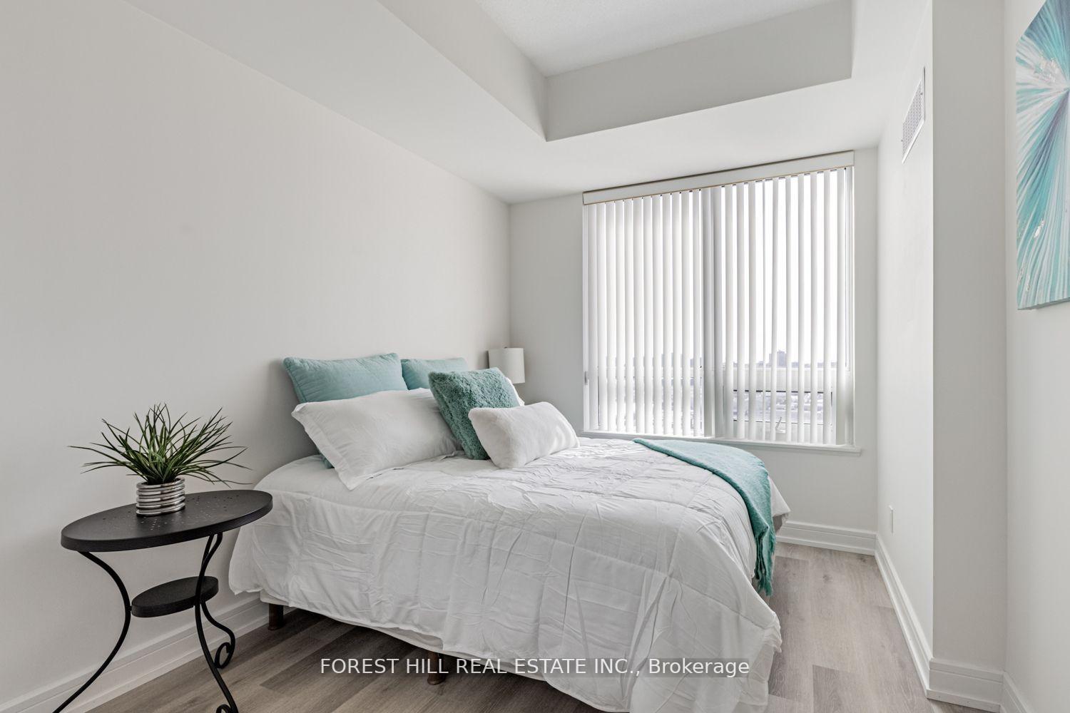 Photo 19 of Unit LPH13, 35 Brian Peck Crescent, Toronto, Leaside — HOMEH
