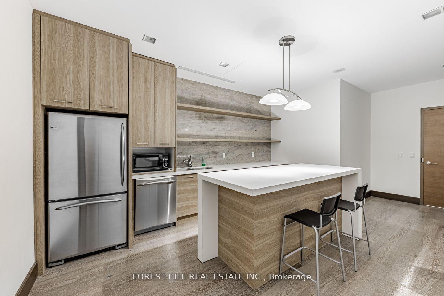 Photo 25 of Unit LPH13, 35 Brian Peck Crescent, Toronto, Leaside — HOMEH