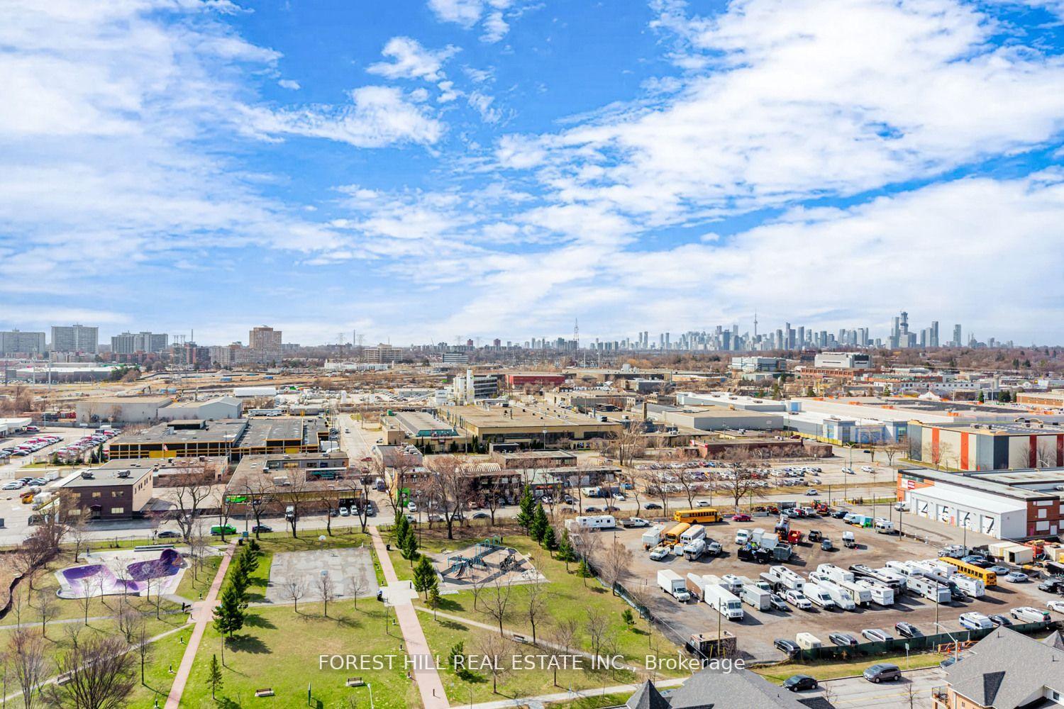 Photo 32 of Unit LPH13, 35 Brian Peck Crescent, Toronto, Leaside — HOMEH