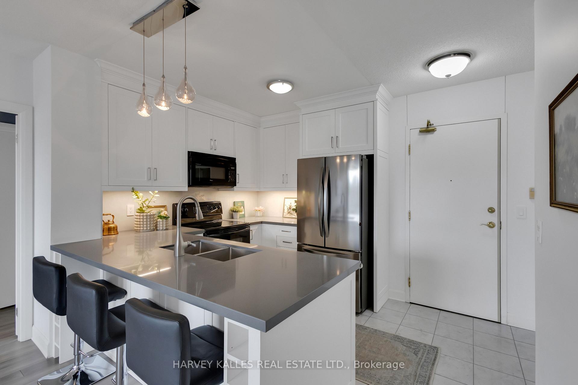 Photo 6 of Unit 605, 1801 Bayview Avenue, Toronto, Leaside — HOMEH