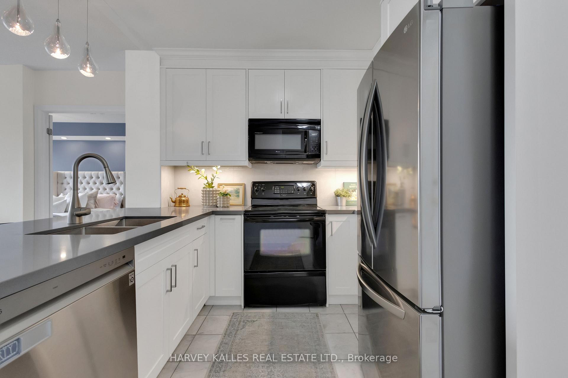Photo 8 of Unit 605, 1801 Bayview Avenue, Toronto, Leaside — HOMEH