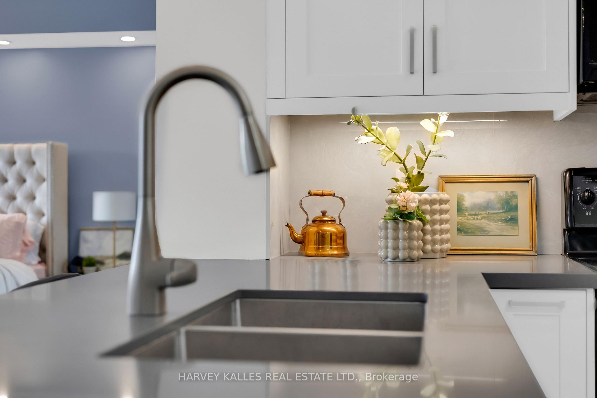 Photo 10 of Unit 605, 1801 Bayview Avenue, Toronto, Leaside — HOMEH