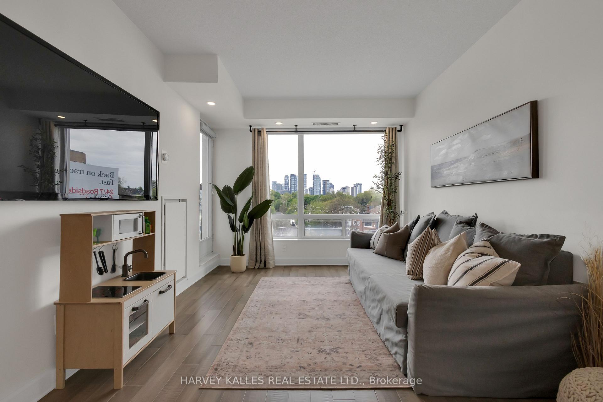 Photo 13 of Unit 605, 1801 Bayview Avenue, Toronto, Leaside — HOMEH