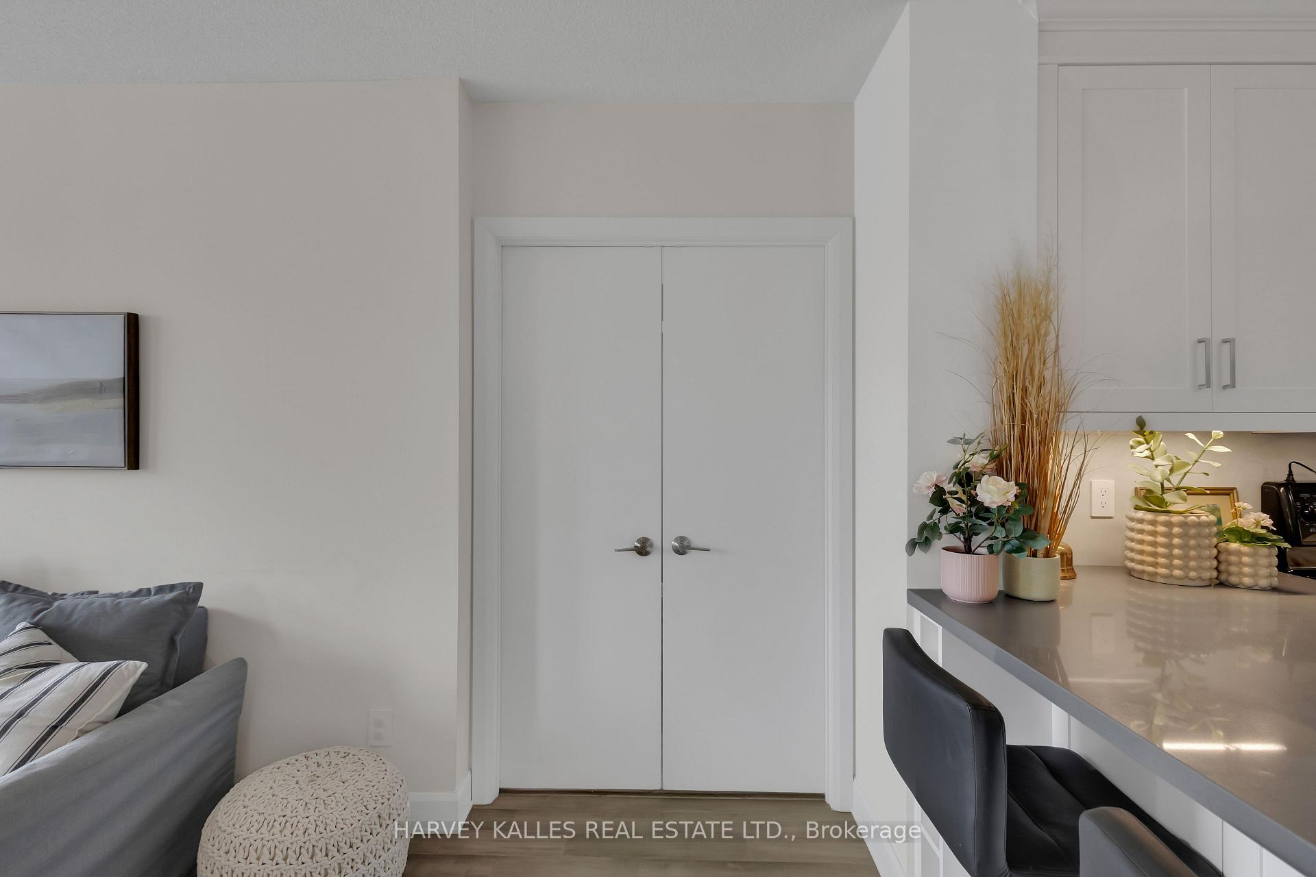 Photo 17 of Unit 605, 1801 Bayview Avenue, Toronto, Leaside — HOMEH