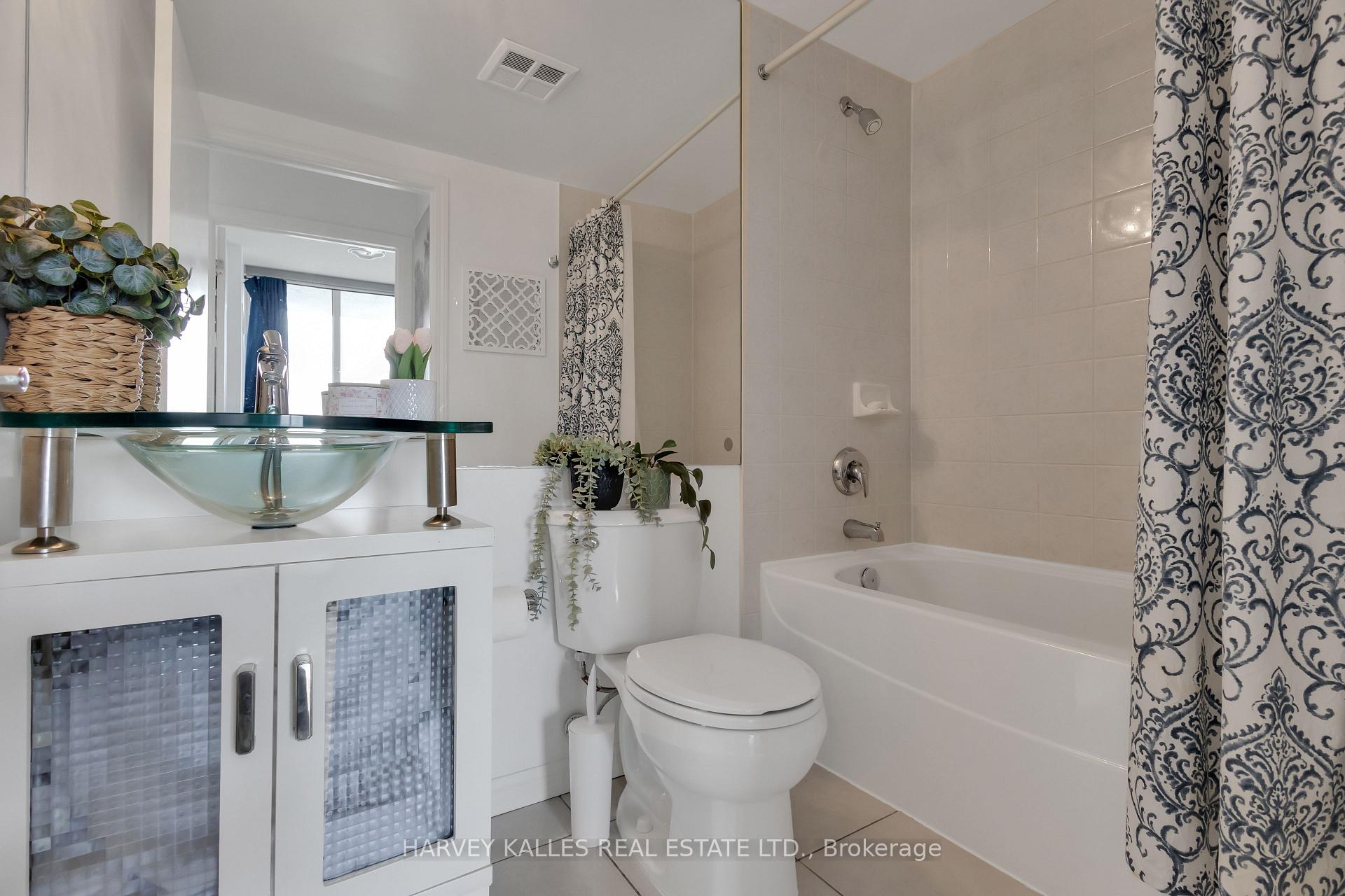 Photo 30 of Unit 605, 1801 Bayview Avenue, Toronto, Leaside — HOMEH