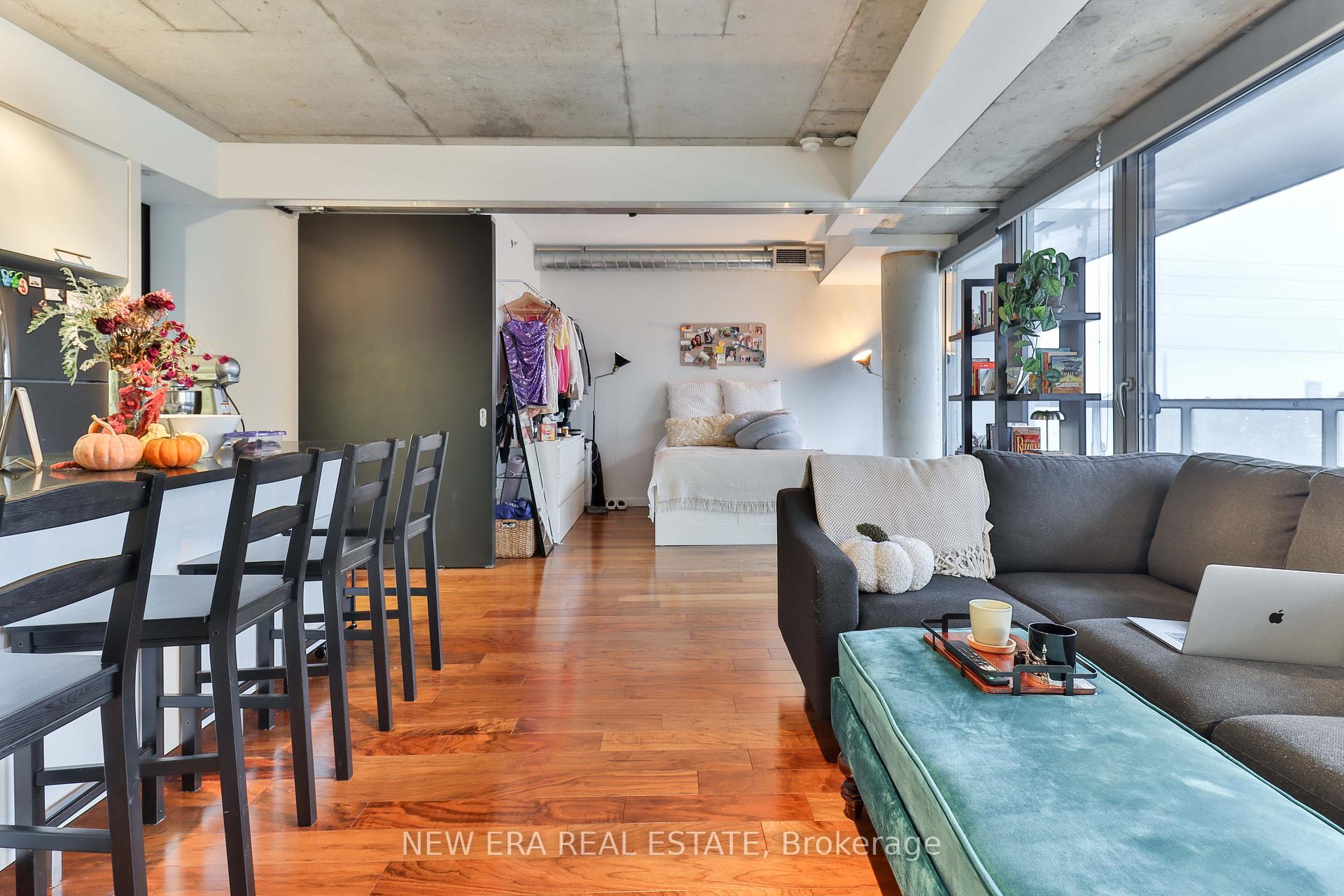 Photo 3 of Unit 506, 32 Trolley Crescent, Toronto, Moss Park — HOMEH