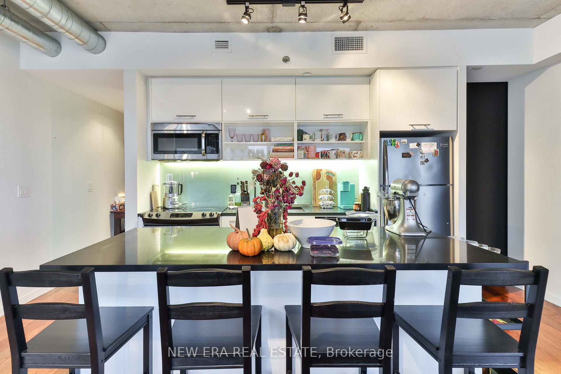 Photo 6 of Unit 506, 32 Trolley Crescent, Toronto, Moss Park — HOMEH