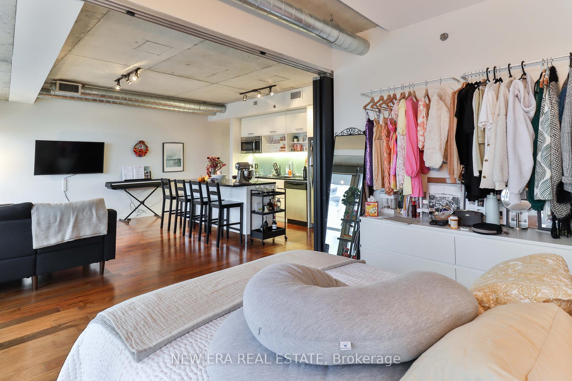 Photo 9 of Unit 506, 32 Trolley Crescent, Toronto, Moss Park — HOMEH