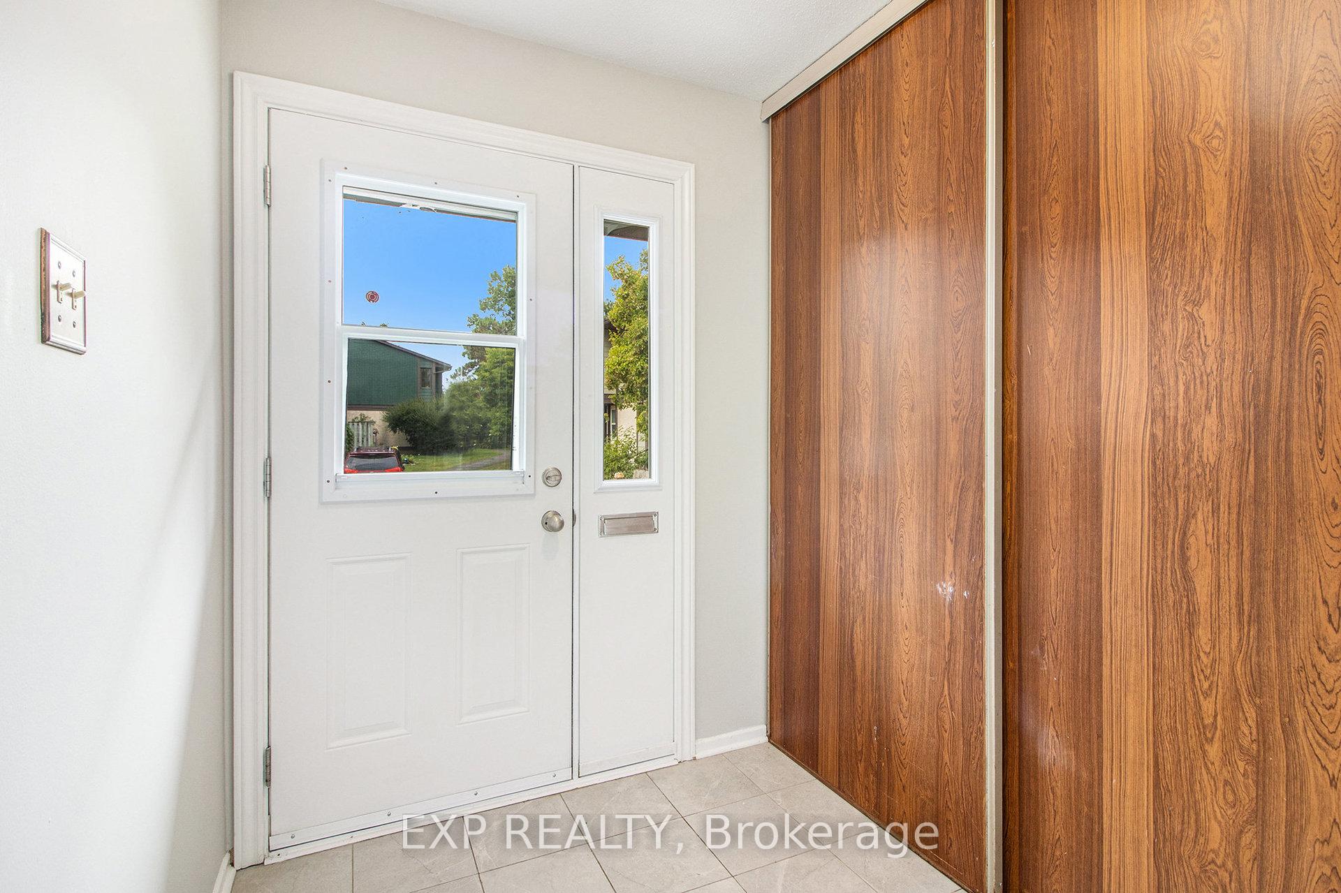 Photo 4 of 1687 Meadowbrook Road, Ottawa, Pineview — HOMEH