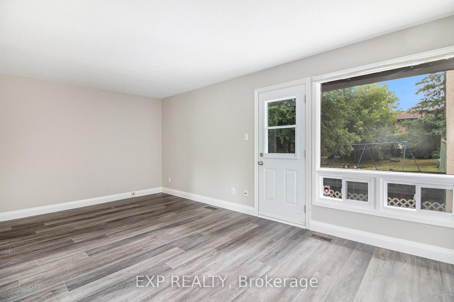 Photo 5 of 1687 Meadowbrook Road, Ottawa, Pineview — HOMEH