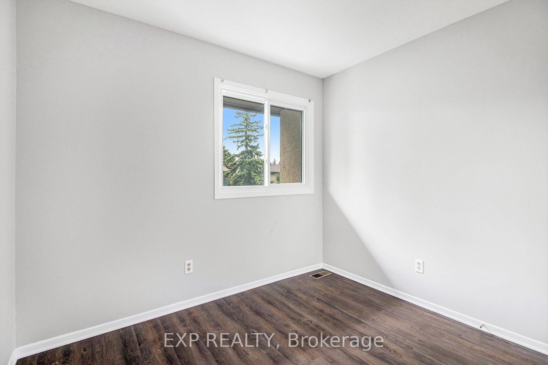 Photo 16 of 1687 Meadowbrook Road, Ottawa, Pineview — HOMEH