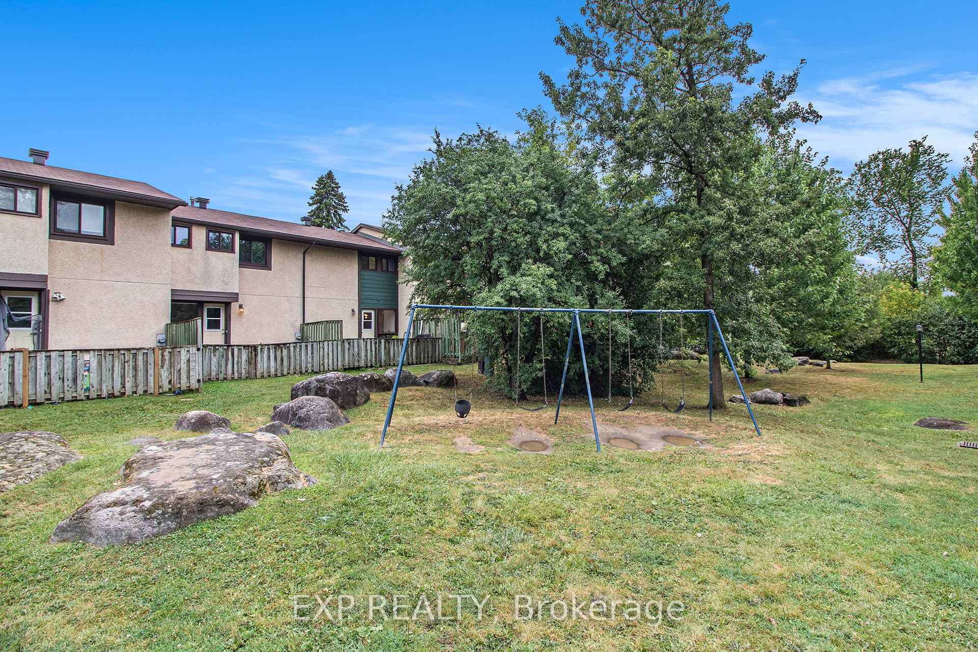 Photo 25 of 1687 Meadowbrook Road, Ottawa, Pineview — HOMEH