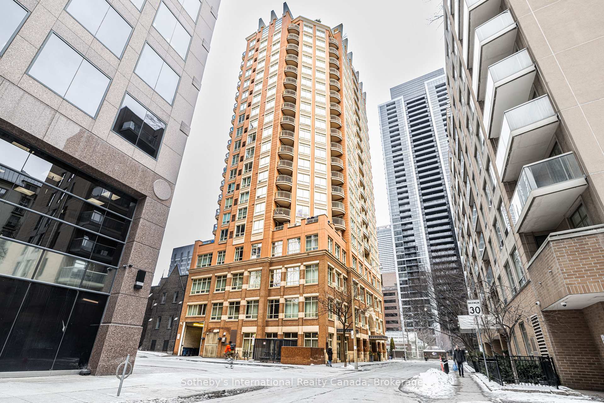 Photo 4 of Unit 901, 100 Hayden Street, Toronto, Church-Yonge Corridor — HOMEH