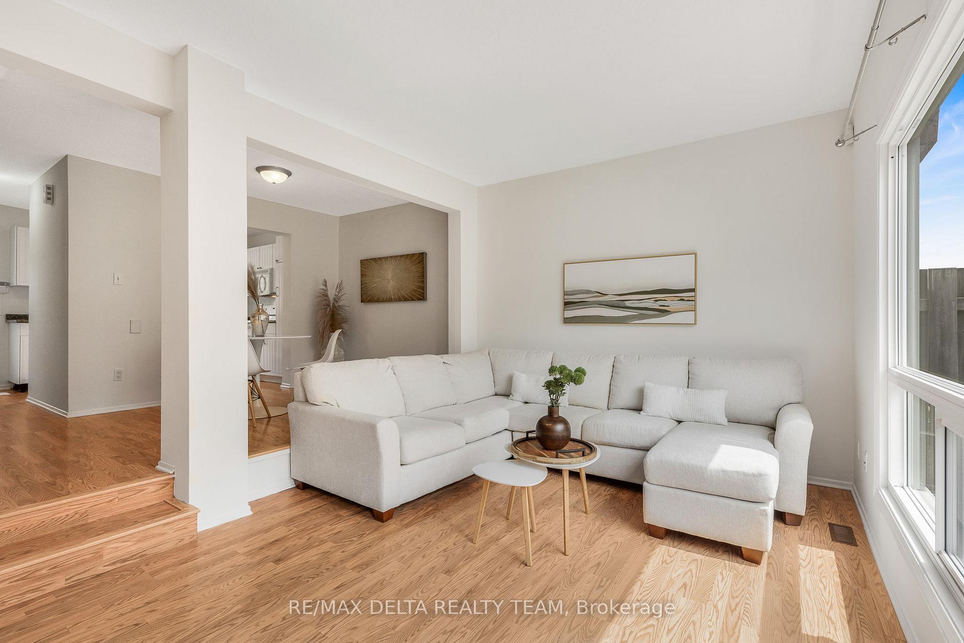 Photo 2 of Unit 20, 2000 Falkirk Crescent, Ottawa, Blackburn Hamlet (South) — HOMEH