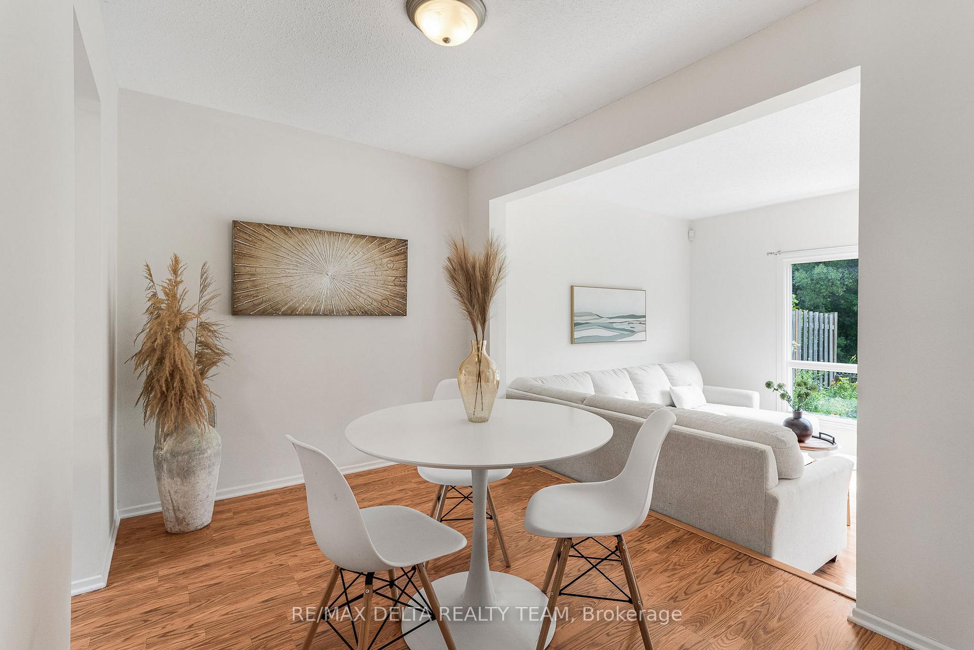 Photo 5 of Unit 20, 2000 Falkirk Crescent, Ottawa, Blackburn Hamlet (South) — HOMEH