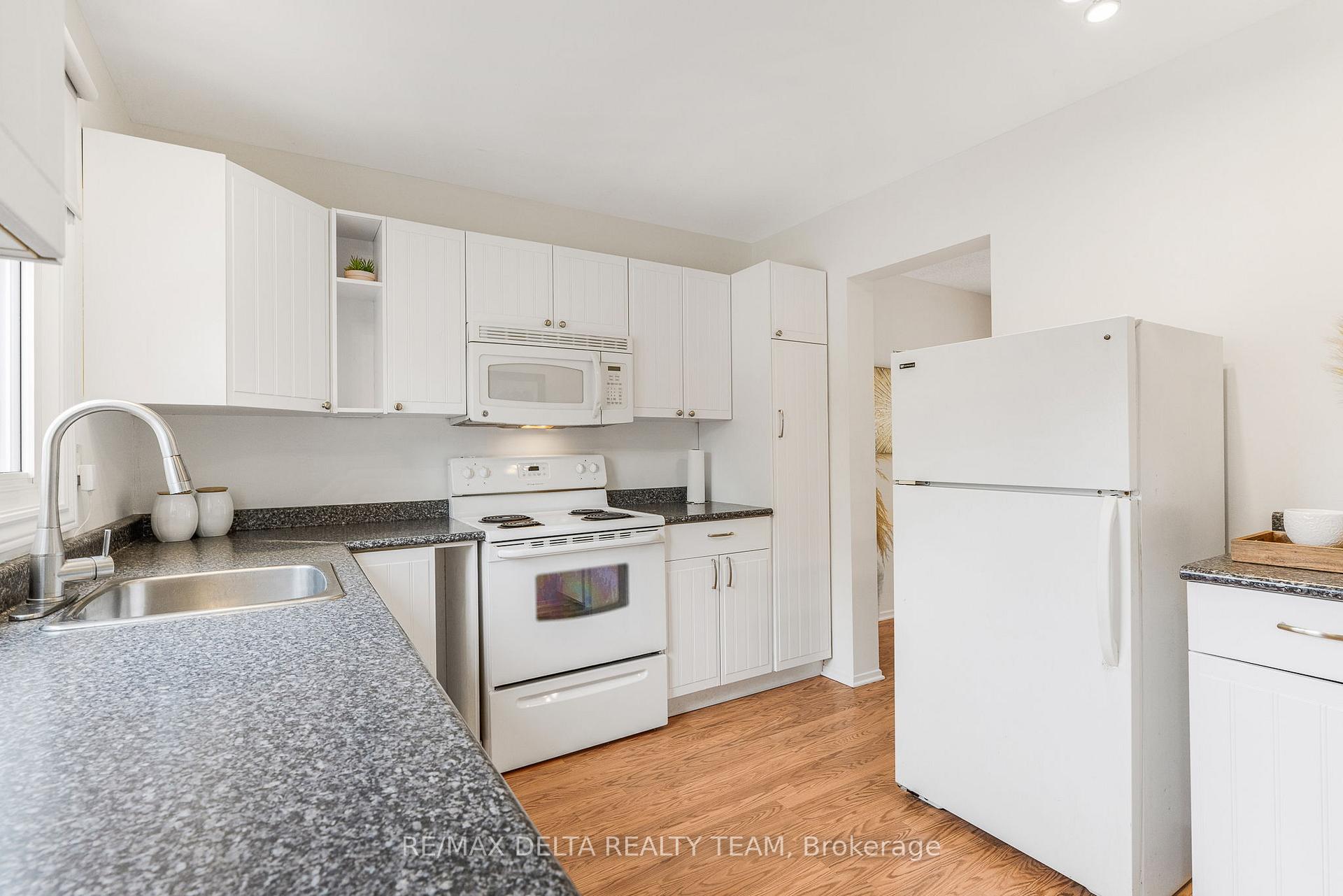 Photo 7 of Unit 20, 2000 Falkirk Crescent, Ottawa, Blackburn Hamlet (South) — HOMEH