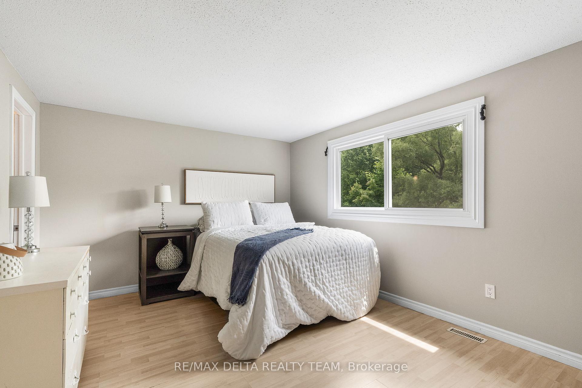 Photo 13 of Unit 20, 2000 Falkirk Crescent, Ottawa, Blackburn Hamlet (South) — HOMEH
