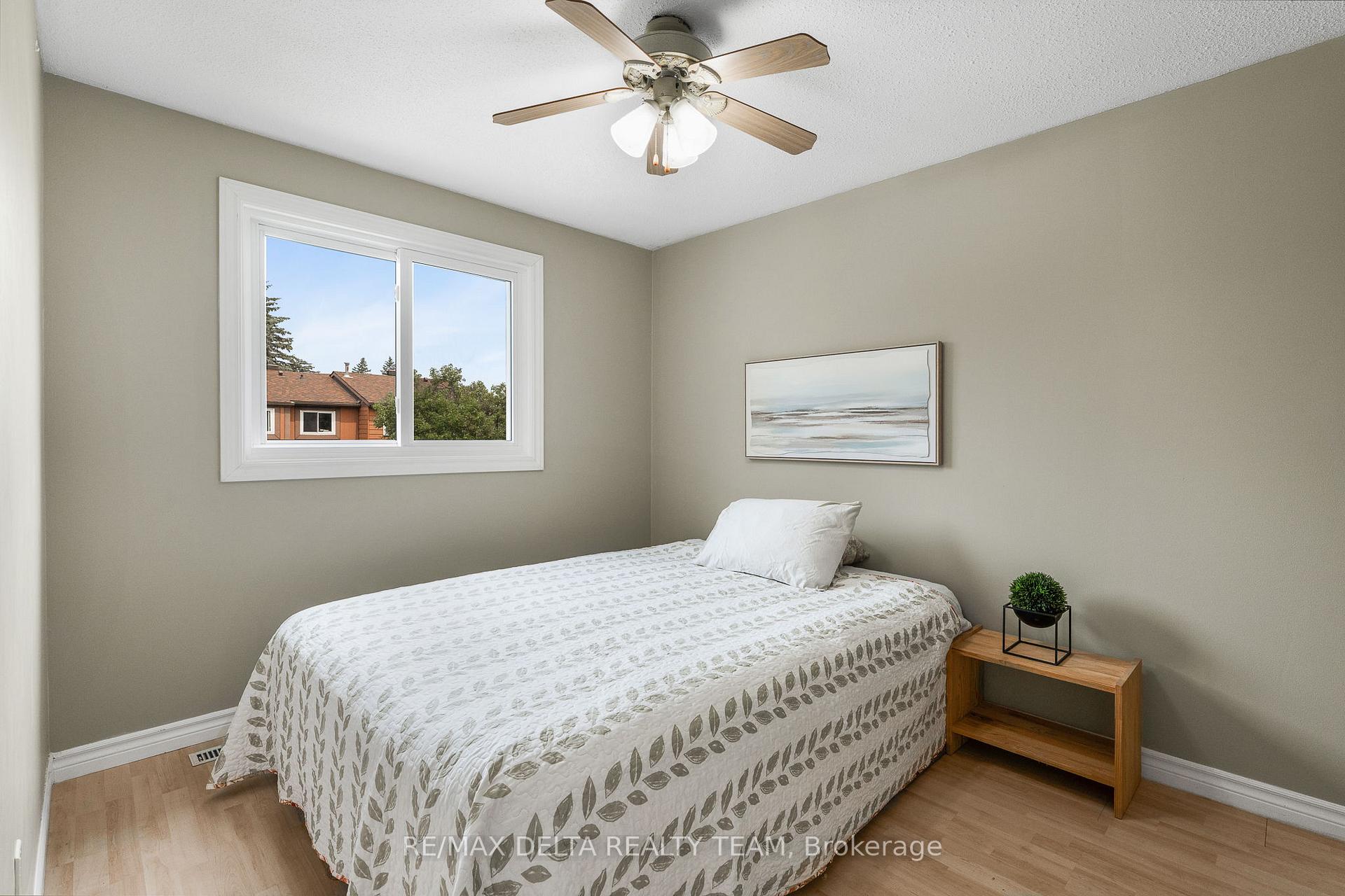 Photo 15 of Unit 20, 2000 Falkirk Crescent, Ottawa, Blackburn Hamlet (South) — HOMEH