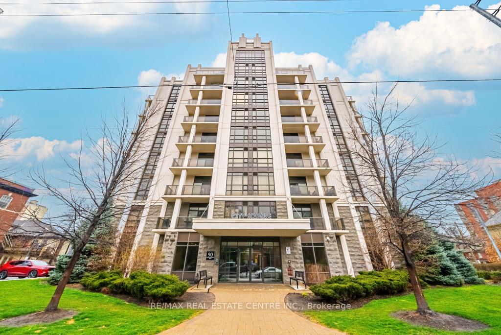 Front of Unit 502, 90 Charlton Avenue W