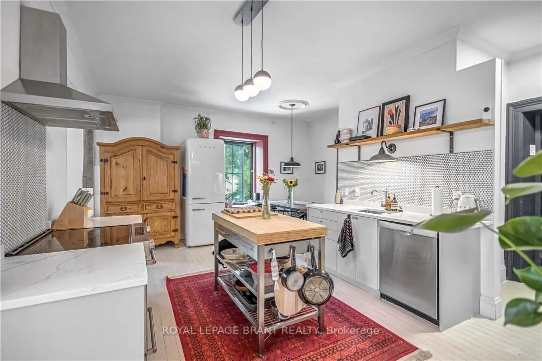 Photo 13 of 57 Main Street, Brant, Paris — HOMEH