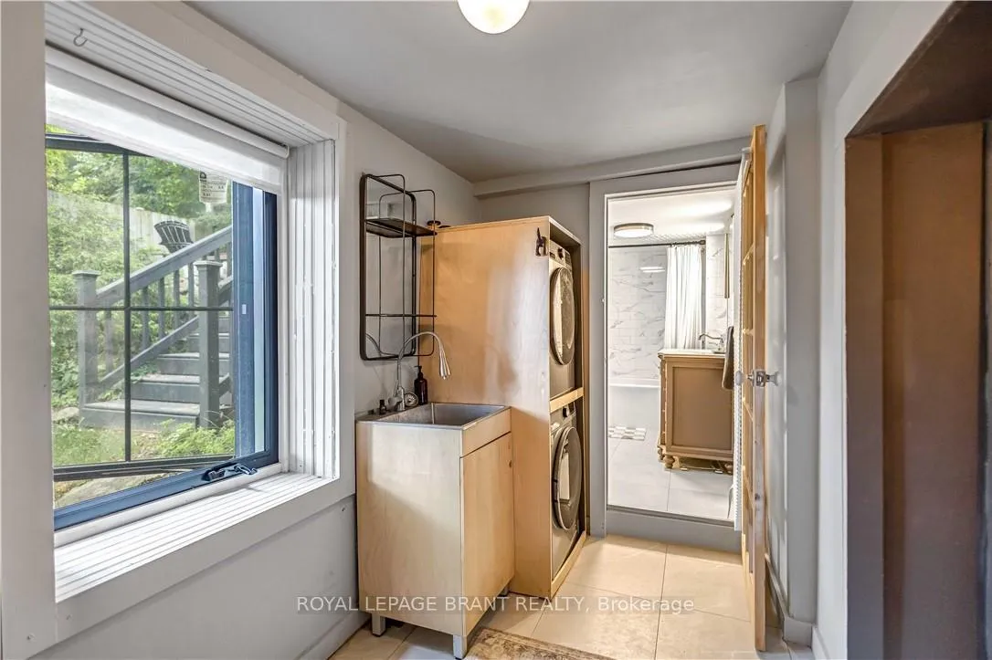 Photo 27 of 57 Main Street, Brant, Paris — HOMEH